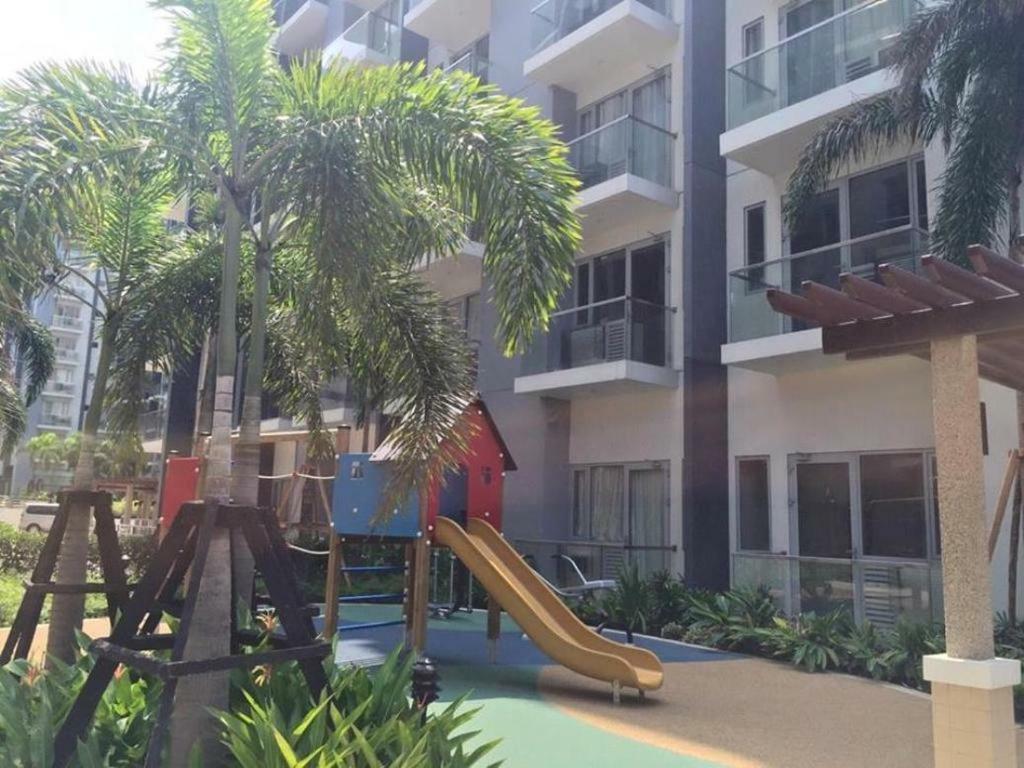 One Palm Tree Villas Manila Eksteriør bilde